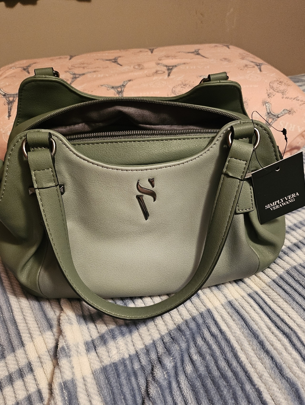 Simply Vera Wang Buena Satchel Green - Picture 5 of 6
